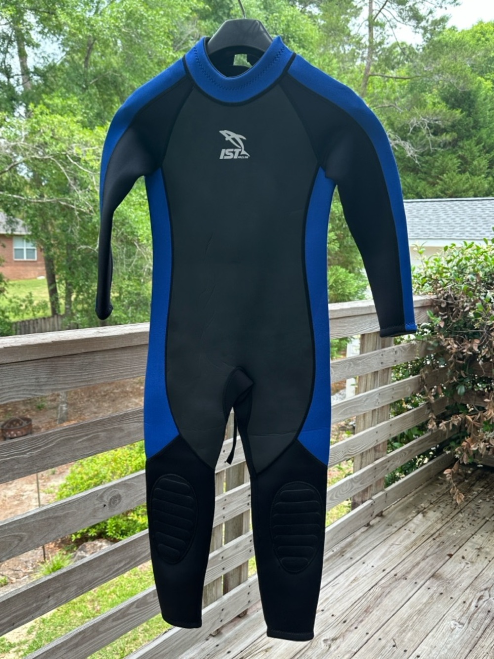 Youth XL black and royal blue IST Proline 3mm full-body wetsuit (UNISEX)